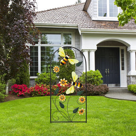 YEAHOME heavy-duty metal yard art with anti-rust coating stands up to outdoors.