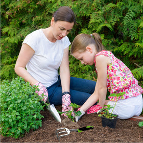 YEATOUNG durable aluminum: rust-proof strength for tough gardening tasks