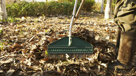 YEELOR Leaf Grabber comes with easy-assembly tools and instructions.