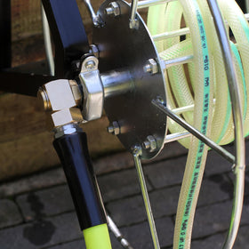 YELUN brass swivel assembly suited for irrigation and car washing tasks.
