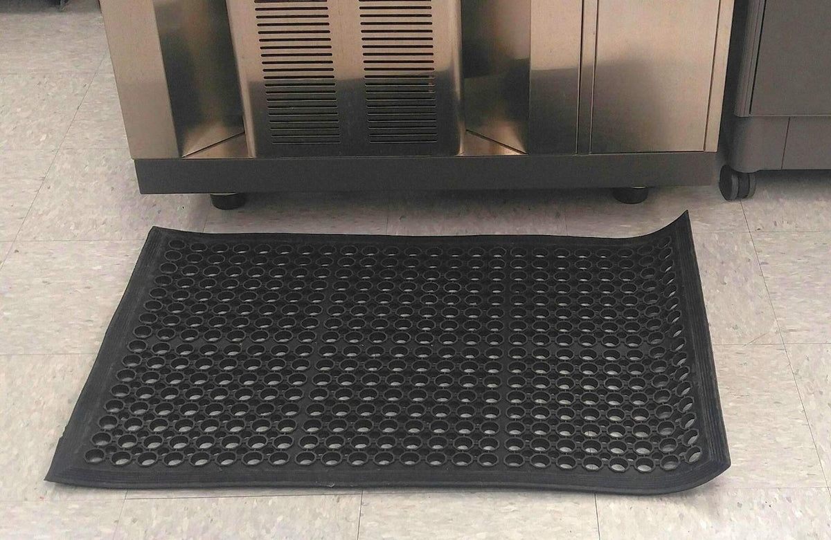 Yesland rubber mat ideal for homes, kitchens, garages, and porches.
