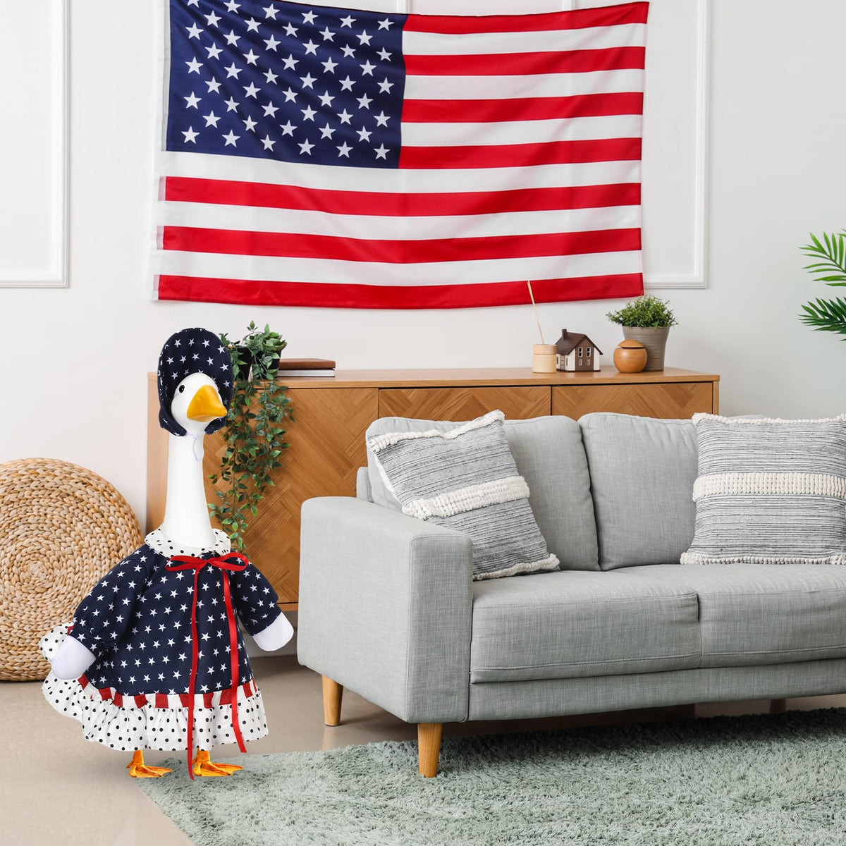 Yeyeplum flag accessory adds Independence Day yard flair.