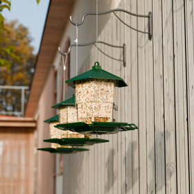 Squirrel deterrent design on Yieach Hopper Bird Feeder for outdoor use