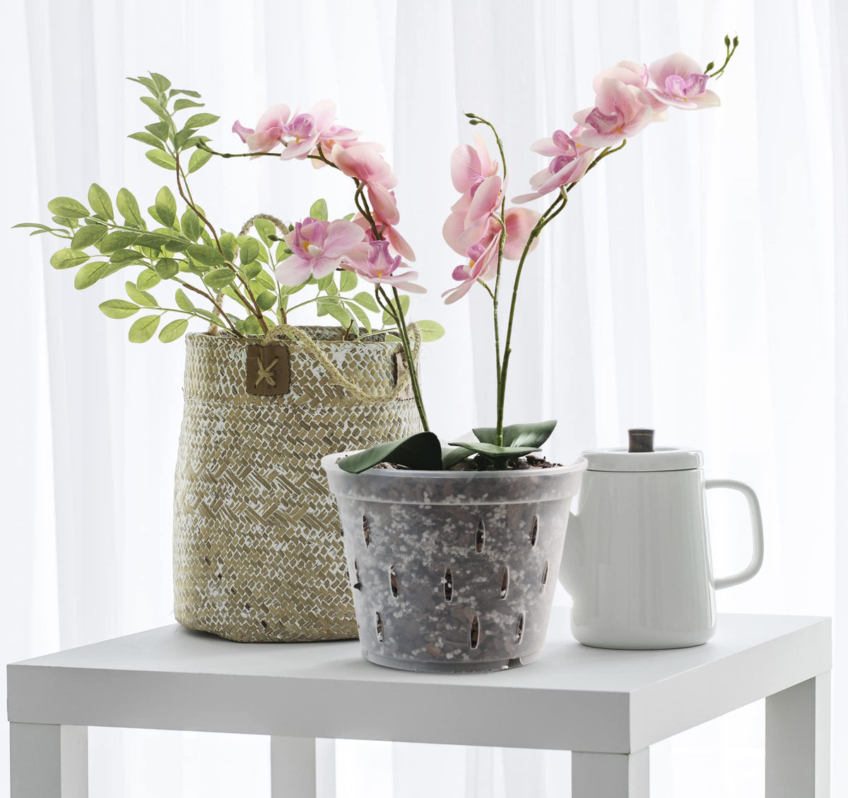 YIKUSH lightweight design makes repositioning plants effortless.
