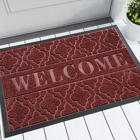 Yimobra Christmas door mat with groove pattern welcomes guests and traps dirt.