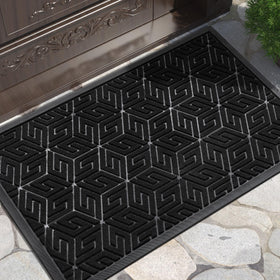 Yimobra front door mat captures dirt and moisture from shoes