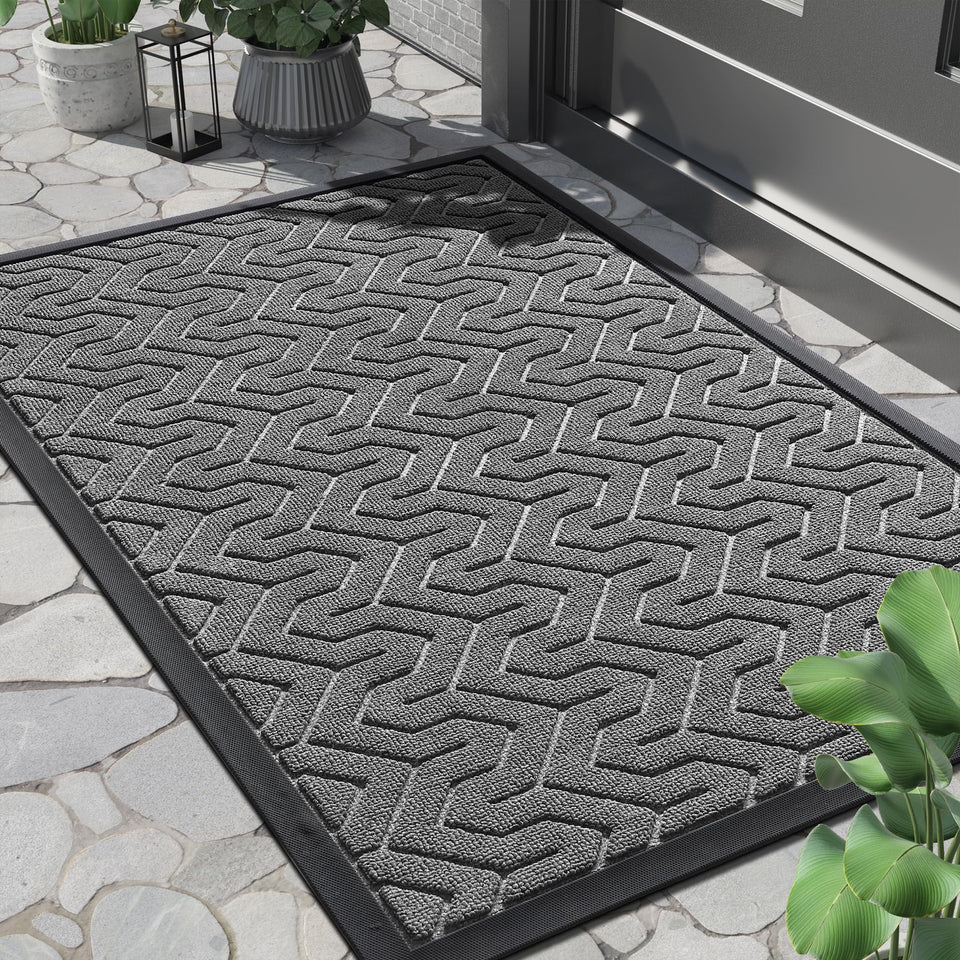 Yimobra front door mat waterproof close-up showing mud-trapping grooves.