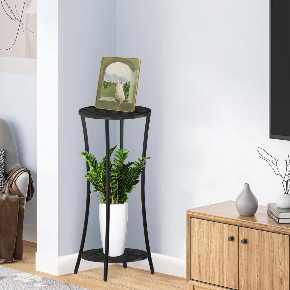 YINMIT round plant stand iron-frame black-finish provides sturdy support with modern aesthetics
