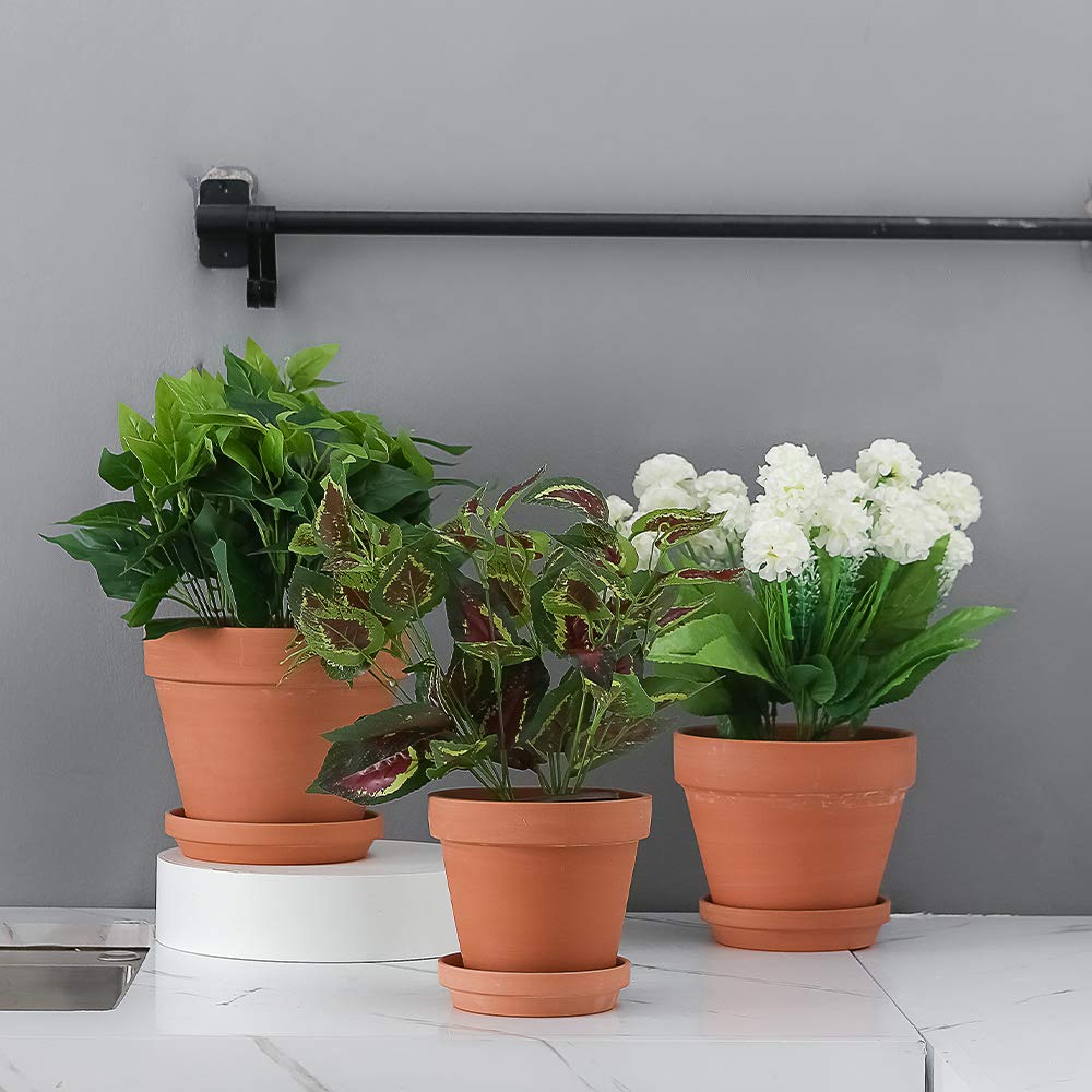 Yishang terracotta pot close-up highlights natural texture and craft