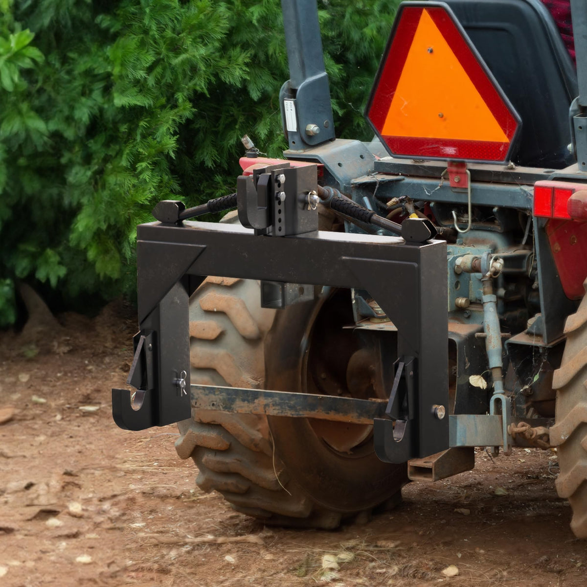 YITAMOTOR 3 point hitch features a 3000 lbs capacity for heavy tools