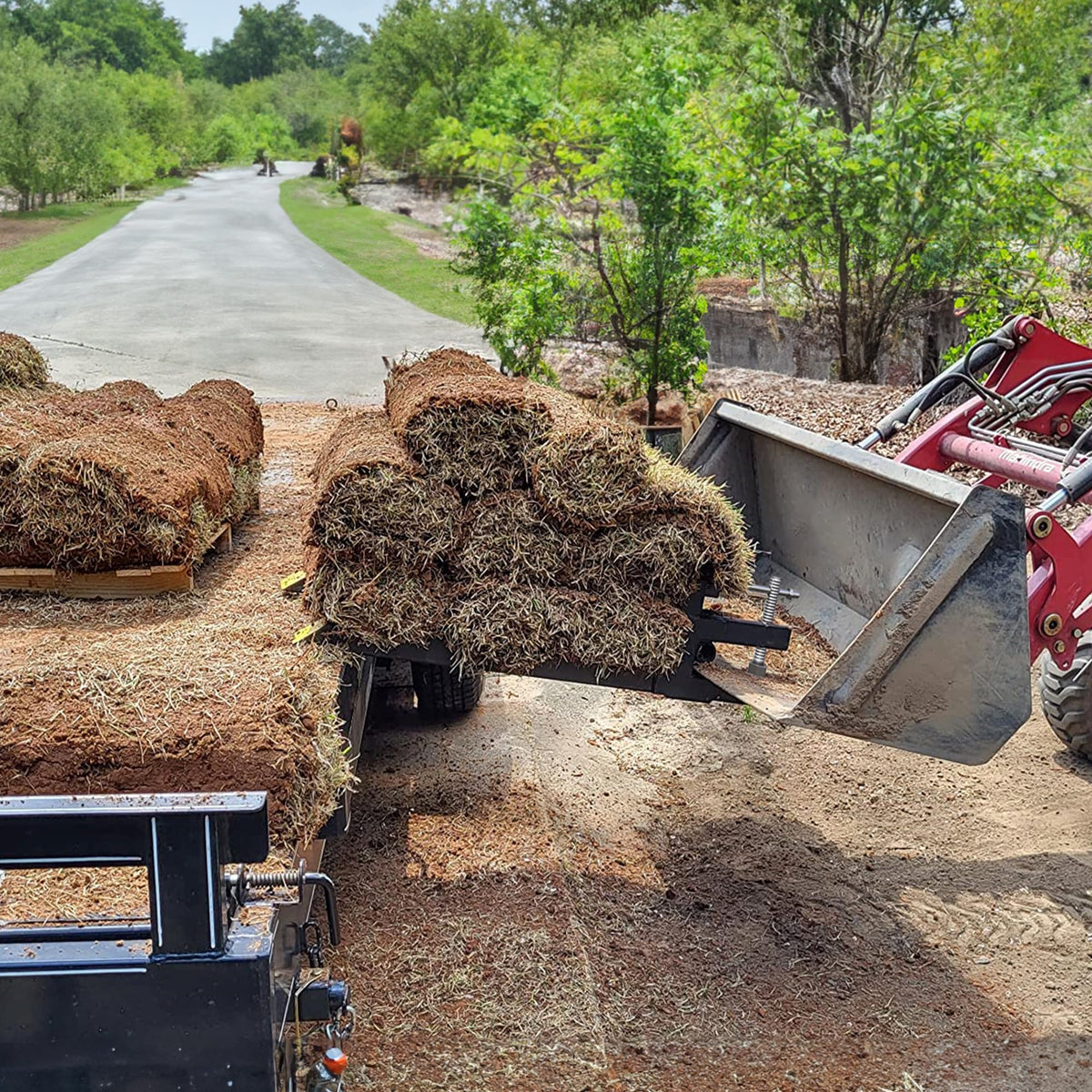 YITAMOTOR heavy attachment adds stability during short-distance transport