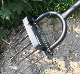 Ymachray stainless steel head resists rust and soil cling