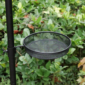 Yojanner weather-resistant steel mesh tray removes for simple cleaning.
