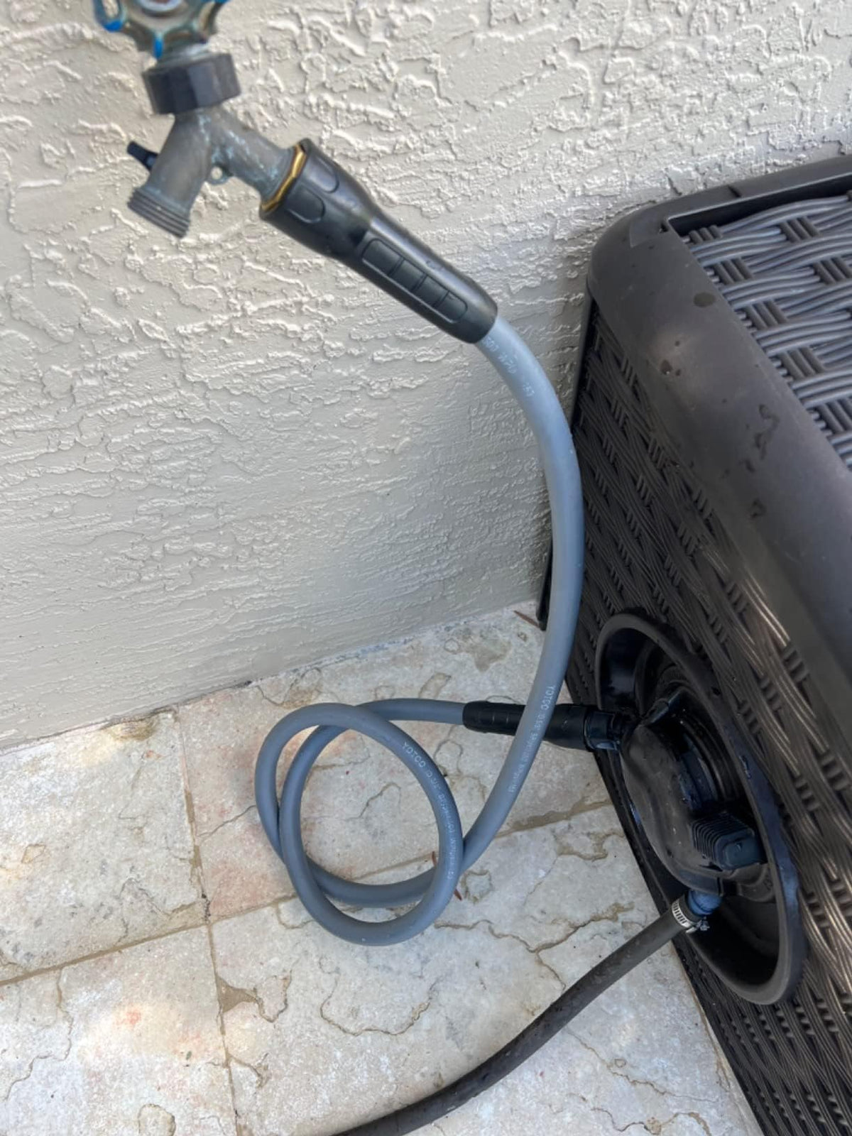 YOTOO 5ft hose delivering up to 150 PSI for strong water flow.