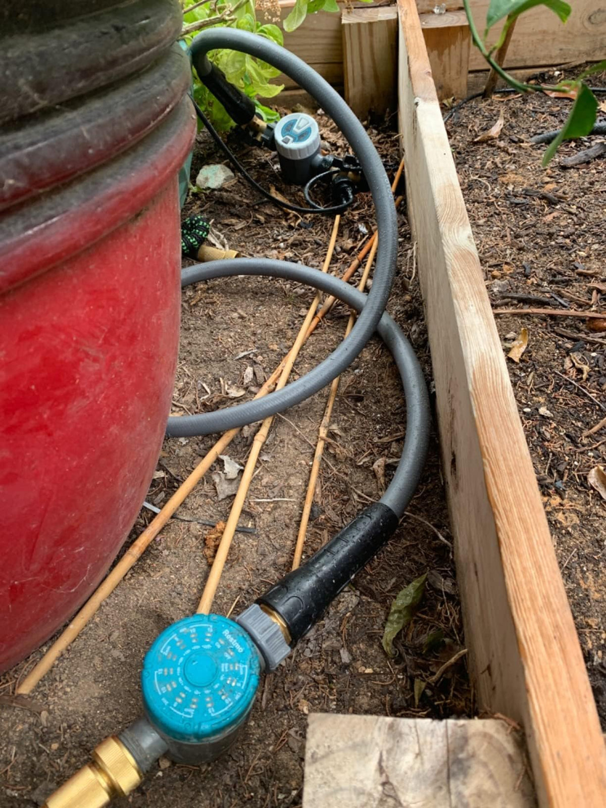 YOTOO kink-resistant hose maintaining flexibility in extreme temperatures.