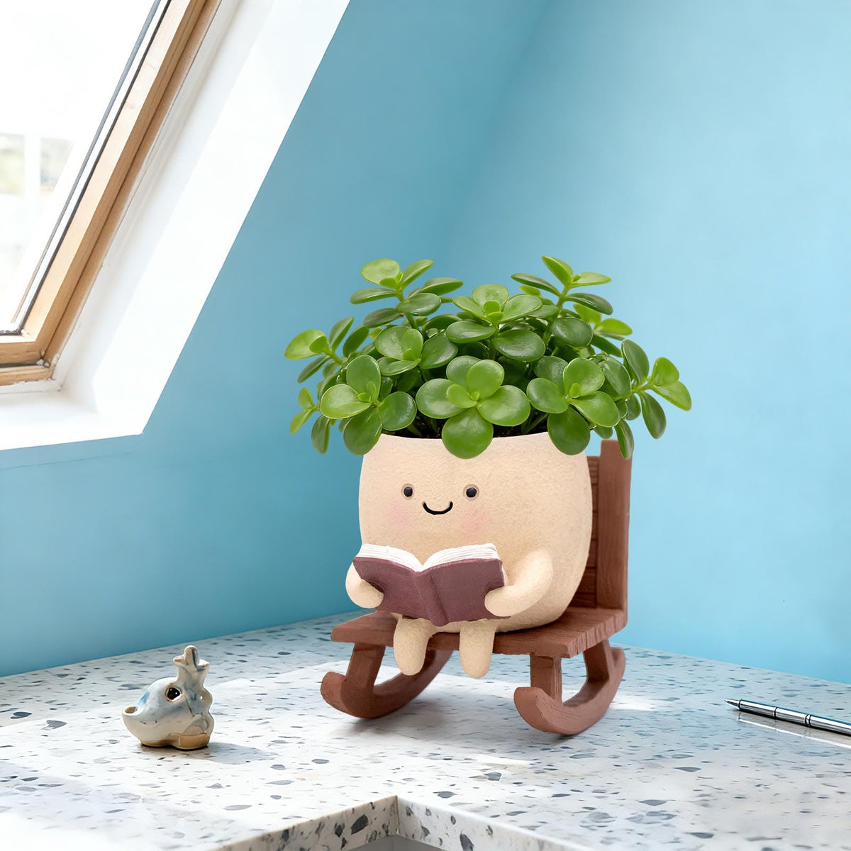 YOUOIVIA face planter makes a thoughtful gift for gardeners.