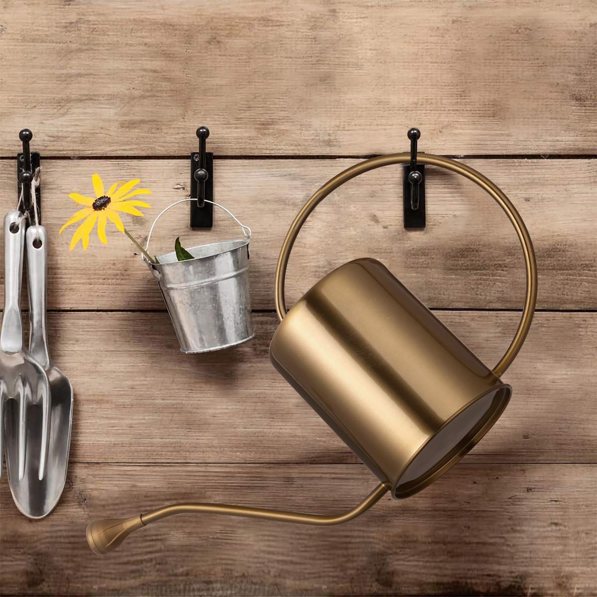 Yowonmetal circle handle enables comfortable pouring from any angle.