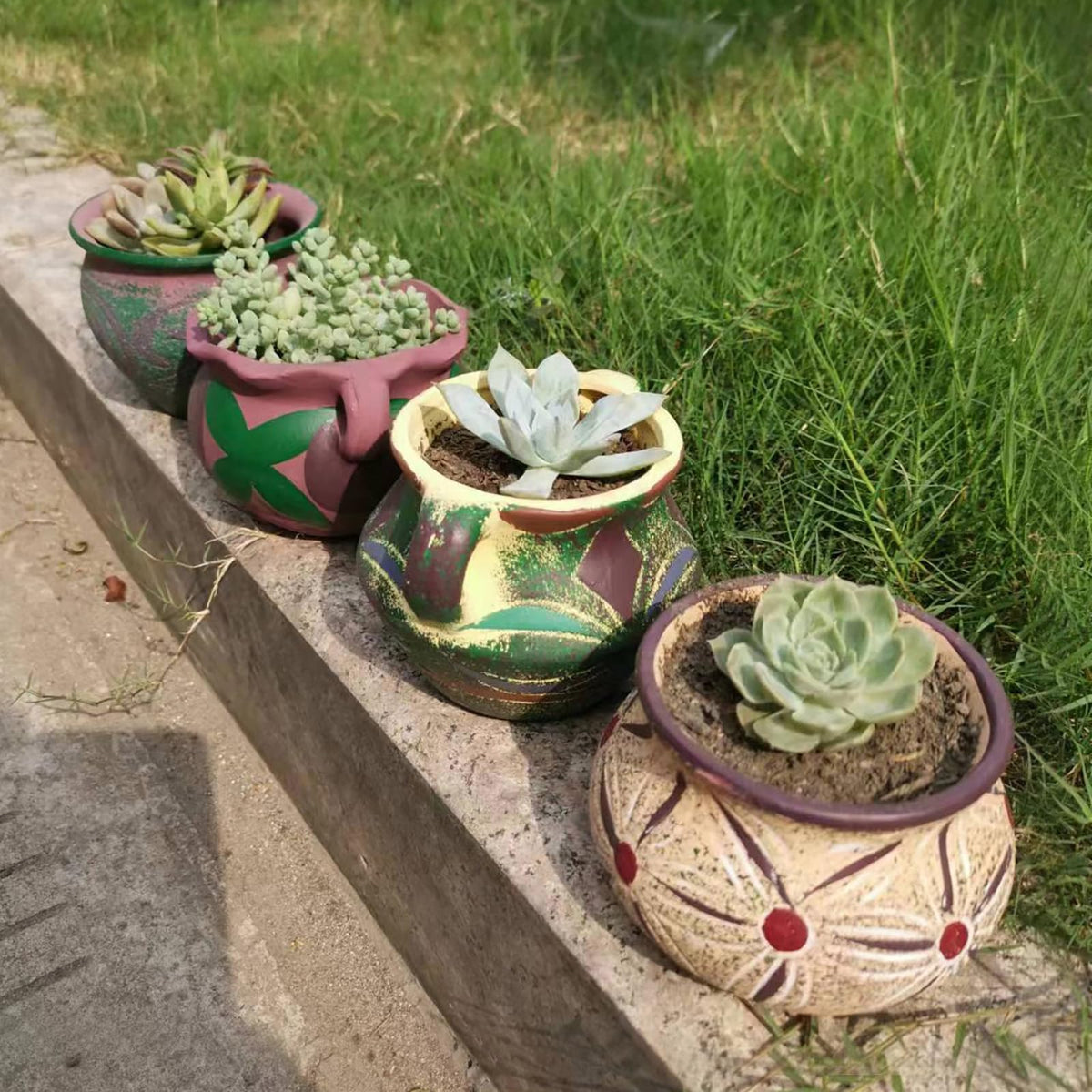 Yuccasly durable clay pots are perfect for balconies and desks.