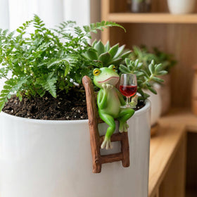 Yungeln indoor shelf display frog figurines blend with plants and desks