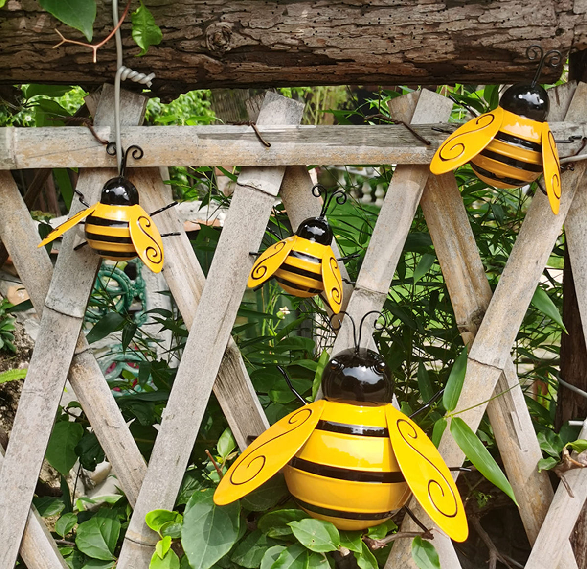 Yungeln metal bee wall decor for garden boosts curb appeal.