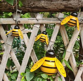 Yungeln metal bee wall decor for garden boosts curb appeal.