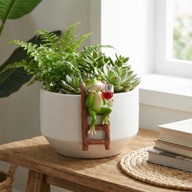 Yungeln waterproof frog figurines endure outdoor conditions without fading