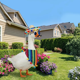 Yymobt outdoor-ready materials ensure vibrant display in any yard.