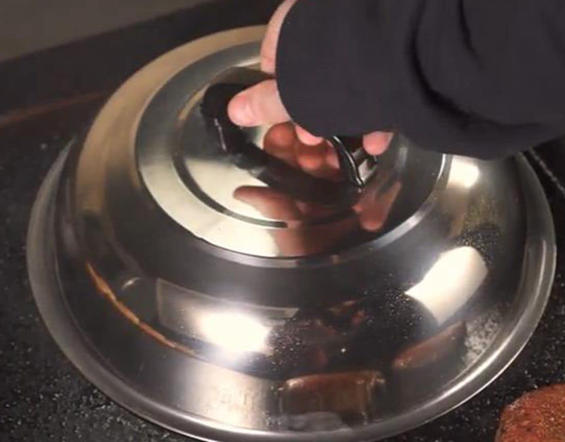 ZBXFCSH dishwasher-safe dome for easy cleanup after cooking.