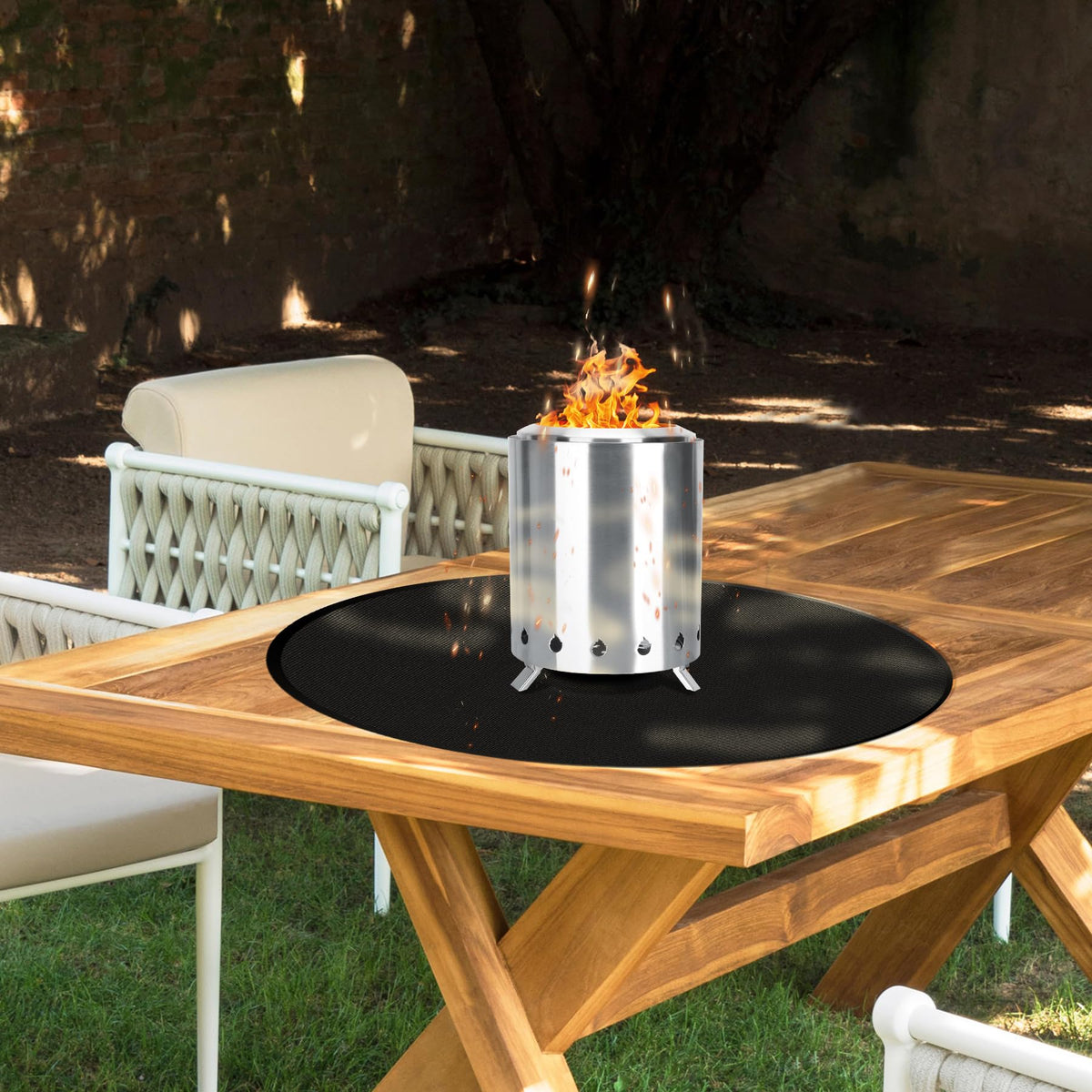 ZCHLPTZUP waterproof, durable mat withstands outdoor weather and spills.