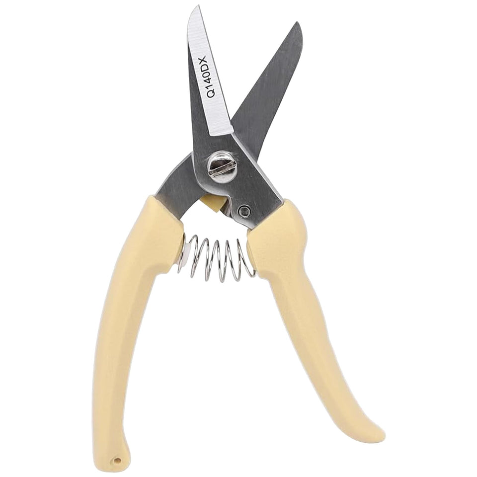Zenport Q140DX hoof trimming blade close-up for precision cuts