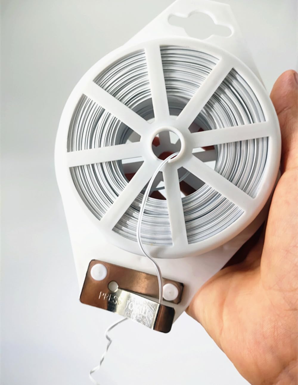 Storage reel keeps the Zeromall roll neat and ready
