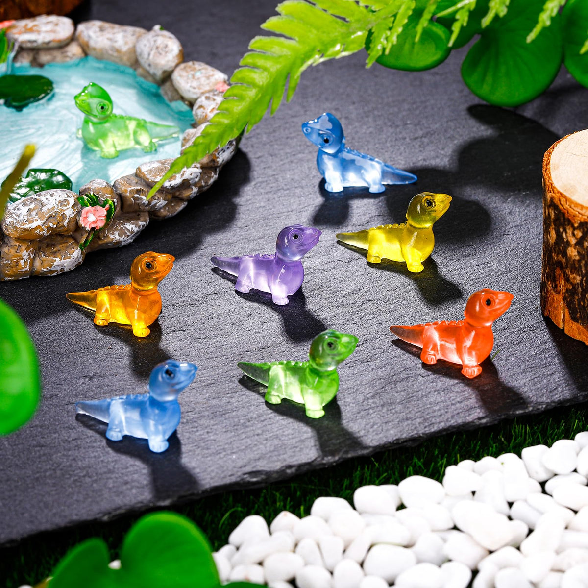 ZhouBoat glow lizard tiny figure in terrariums