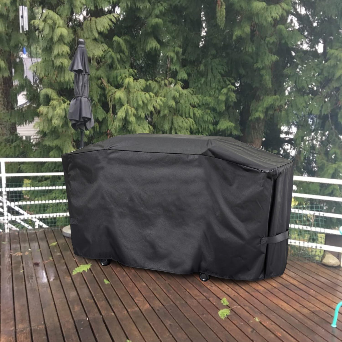 ZJYWSCH Weber Slate cover protects your 30-inch griddle when stored outdoors.