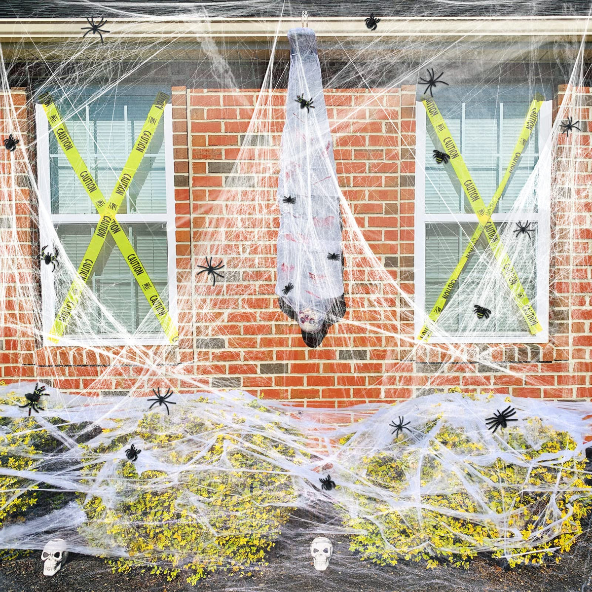 ZPISF 14.5 oz webs create convincing cobwebs across furniture and doors.