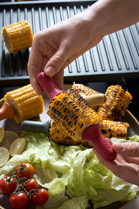 Zyliss stainless steel prongs grip corn firmly for steady bites